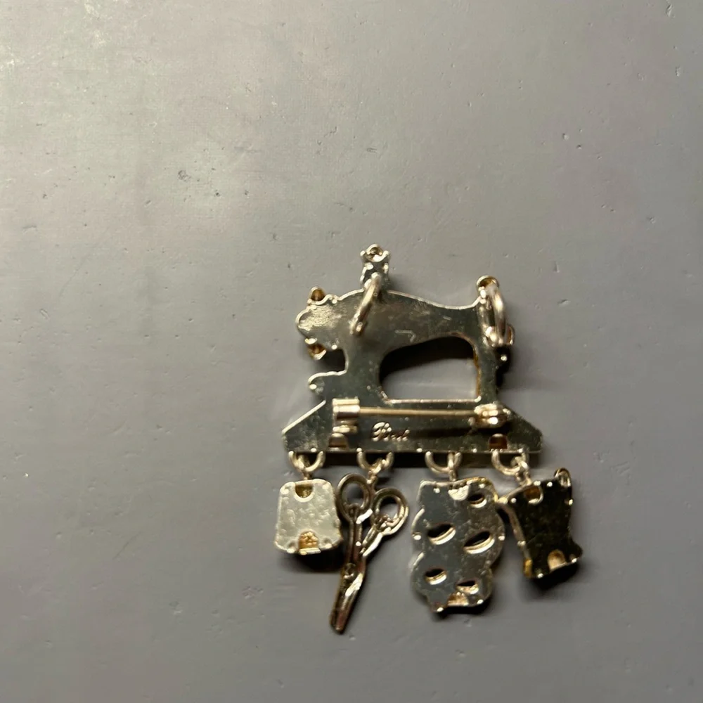 Vintage Sewing Machine Brooch with Charms
